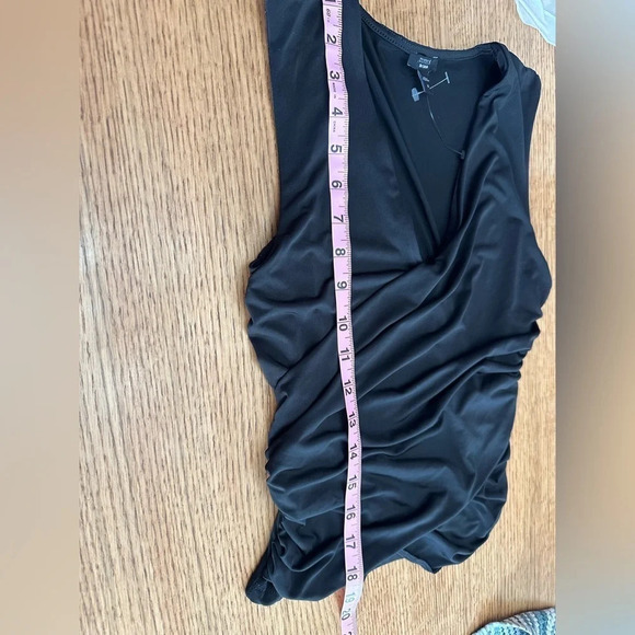 EXPRESS NWOT Body Contour Silky Wrap Tank black size XS - Picture 6 of 9